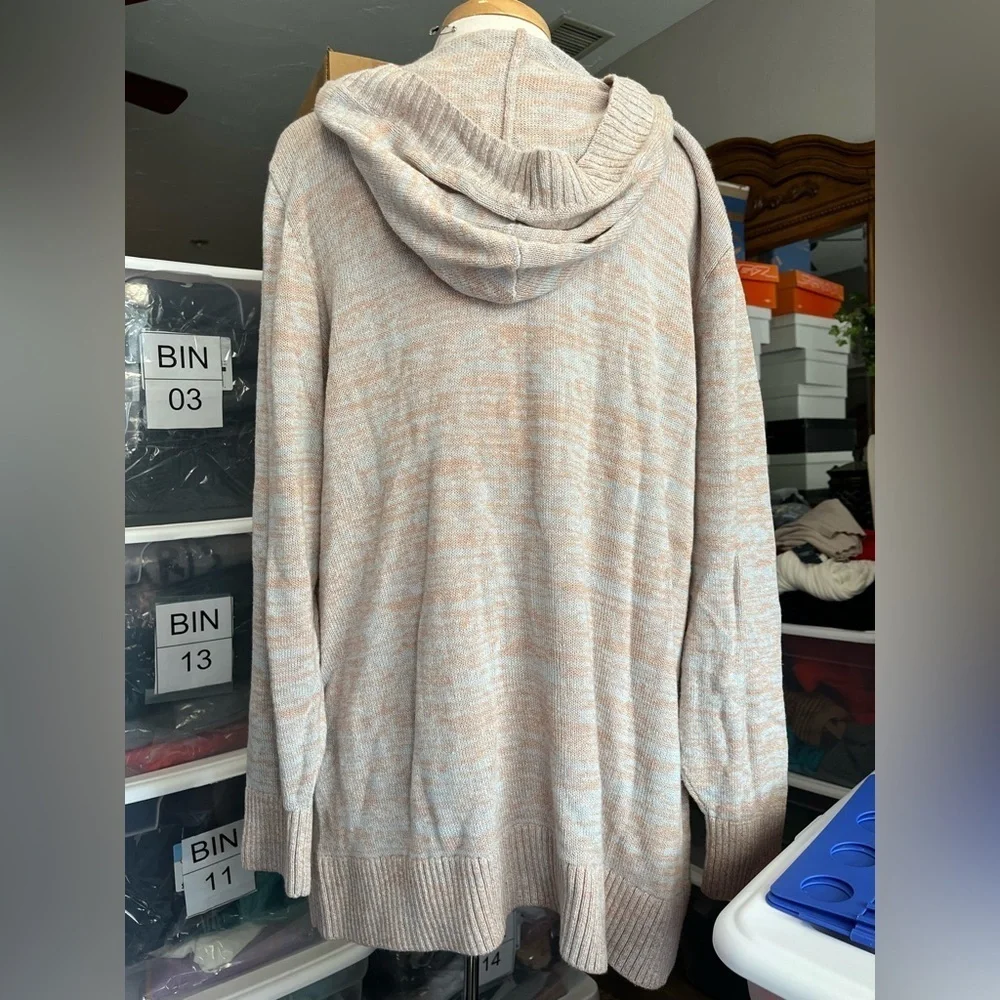 Market & Spruce Beige Cable Knit V-Neck Sweater